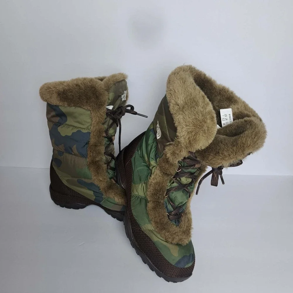 The North Face Women's Boots Camo Goose Down Winter/Snow Boots  Size 7
